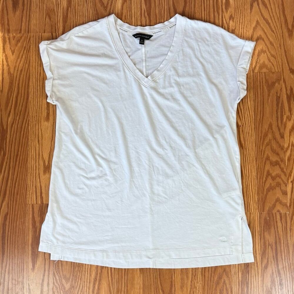 Banana Republic V-Neck Roll Sleeve Top T-Shirt White Sz Medium